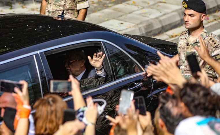 ميشال عون يغادر الرئاسة تاركا وراءه ازمة خانقة وتاريخا من الصراعات