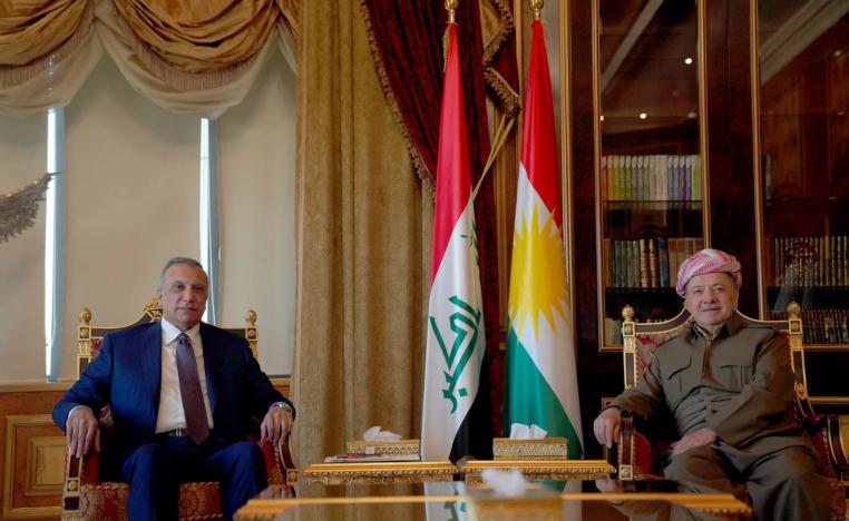 الزعيم الكردي مسعود بارزاني يستقبل رئيس الوزراء العراقي مصطفى الكاظمي في أربيل