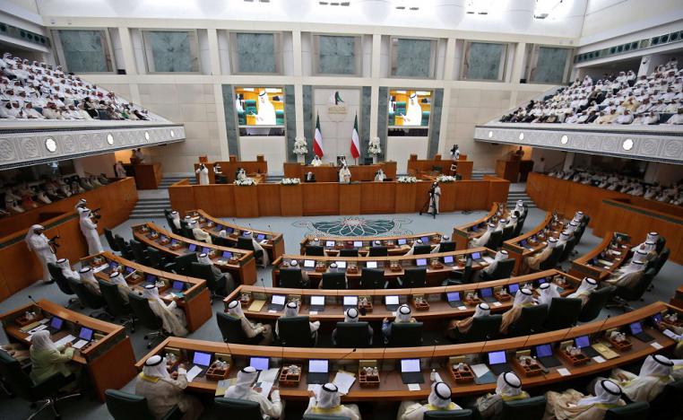 القيادة في الكويت تعمل على تخفيف التوتر بين الحكومة والبرلمان