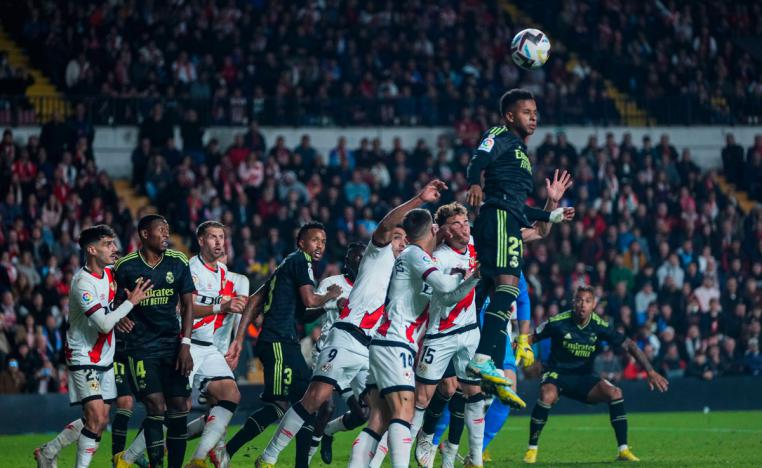 فايكانو يحقق المفاجأة