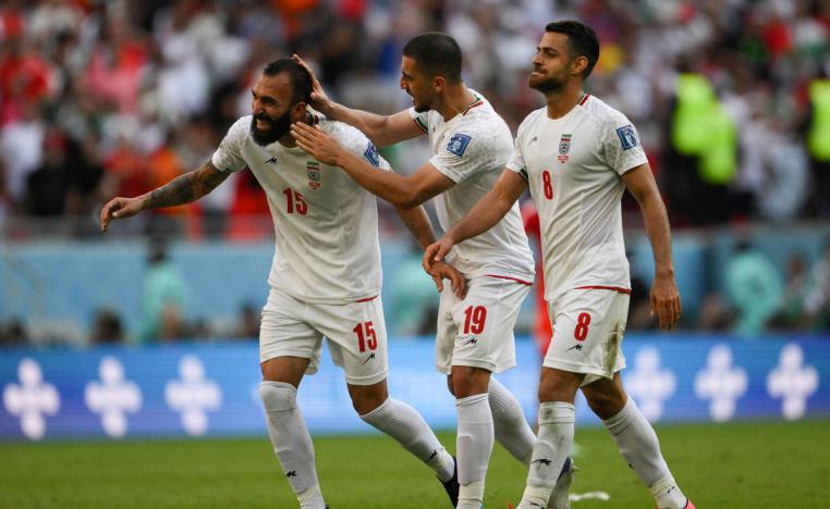 المنتخب الايراني يبقي على آماله 
