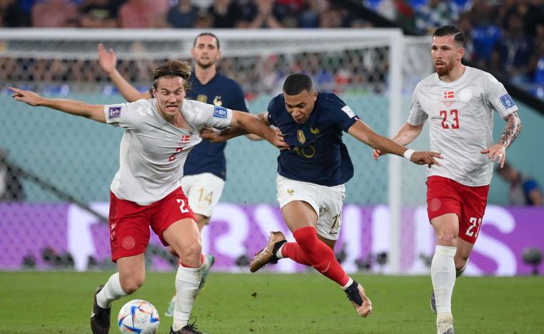 ثنائية رائعة لمبابي في شباك الدنمارك 