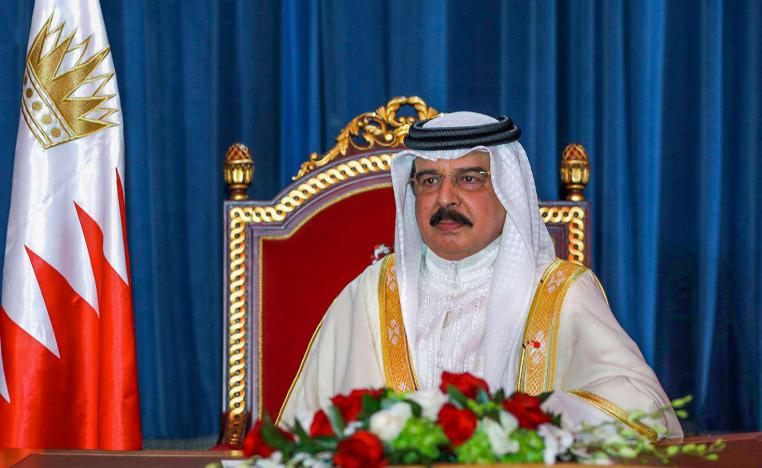 العاهل البحريني يشدد على المضي في النهج الديمقراطي