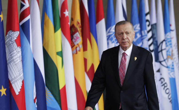 الرئيس التركي يعدل بوصلة سياساته الخارجية من العداء إلى المصالحات