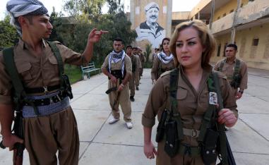 مقاتلون من الحزب الديمقراطي الكردستاني الكردي في شمال العراق