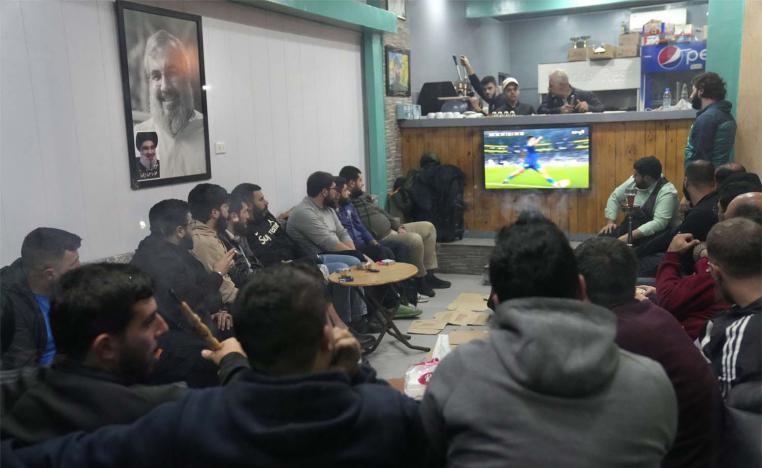 A World Cup in cafes
