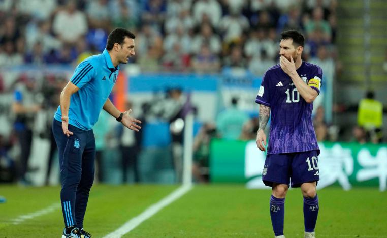 سكالوني والارجنتين يتمسكان بخيط رفيع