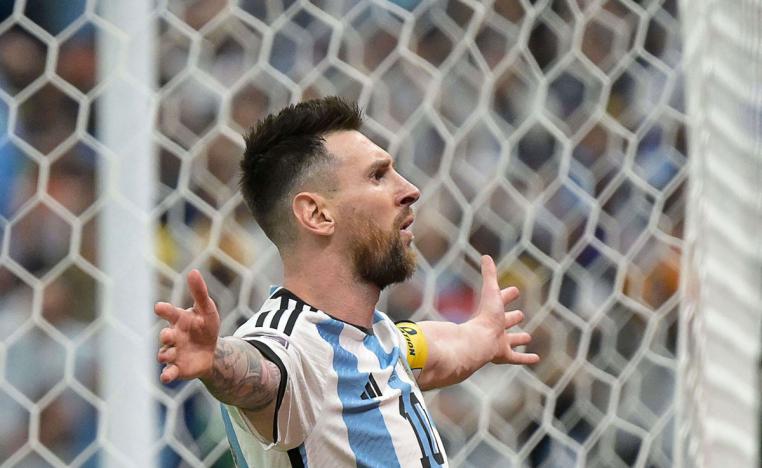 ميسي ورفاقه على بعد خطوتين من اللقب