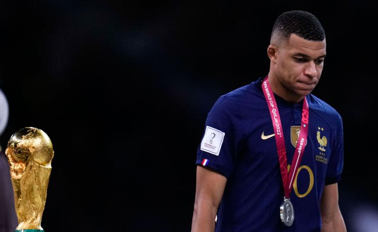 المهاجم الفرنسي يفوز بجائزة الحذاء الذهبي لأفضل هداف