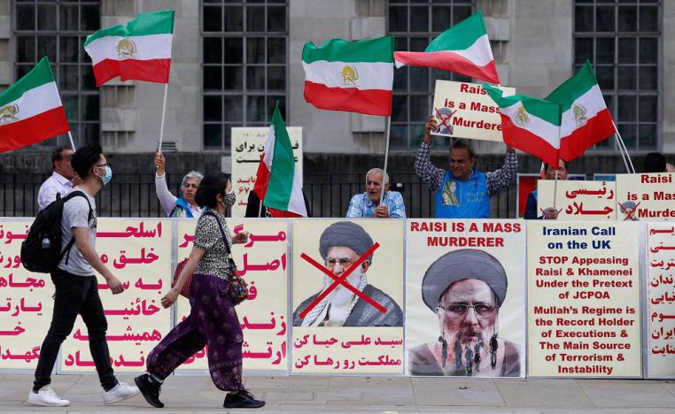 الرموز الدينية لم تعد تخيف الايرانيين