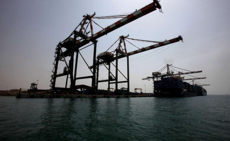 الحوثيون والحكومة اليمنية يتبادلون الاجراءات الانتقامية