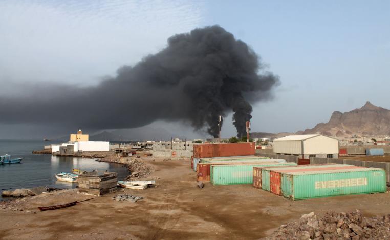مهاجمة الحوثيين لموانئ نفطية تنذر بتصعيد جديد في اليمن