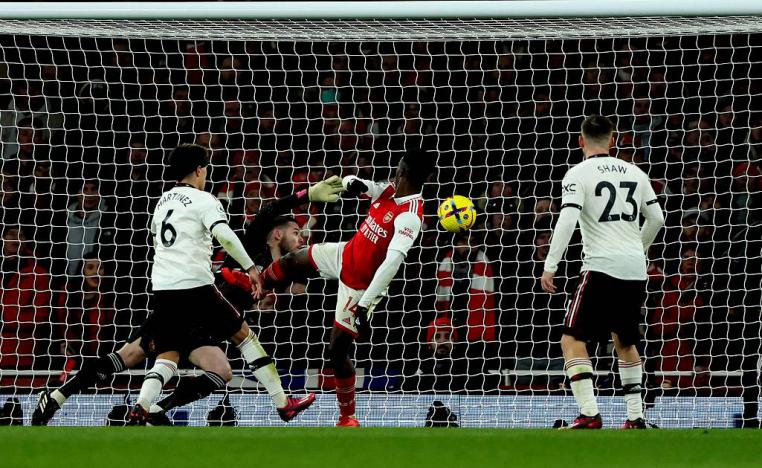 إدي نكيتياه يصنع الفارق بهدف رائع في مرمى مانشستر