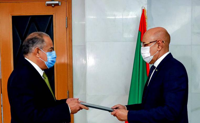 الرئيس الموريتاني تسلم أوراق اعتماد السفير الجزائري في نهاية 2021 (عن صفحة الرئاسة الموريتانية على فيسبوك)