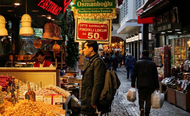 Analysts say it is difficult to judge how discount campaigns will affect voters