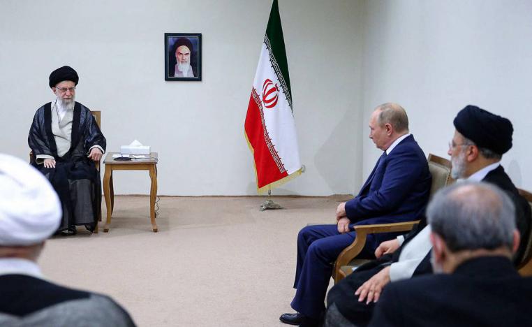 المرشد الإيراني علي خامنئي يستقبل الرئيس الروسي فلاديمير بوتين بحضور الرئيس الإيراني إبراهيم رئيسي