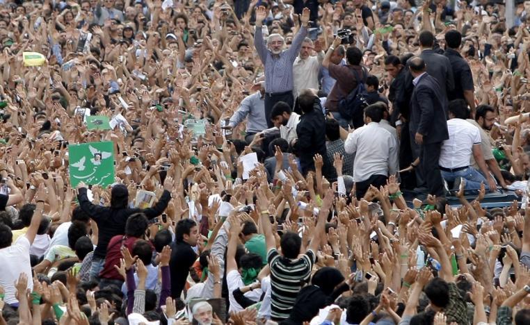 رموز الثورة الخضراء يخرجون أخيرا عن صمتهم بالدعوة لتغيير جذري في النظام