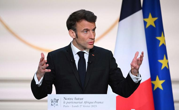 ماكرون يتوجه إلى أفريقيا لمواجهة تراجع النفوذ الفرنسي