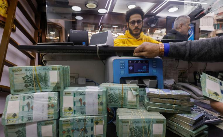 اللبنانيون هم المتضرر الأول من حصيلة عقود من فساد النخبة الحاكمة