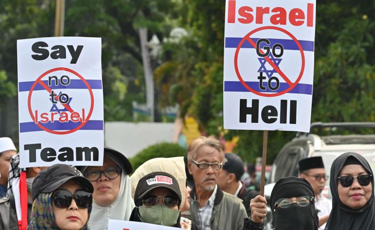 محتجون في بالي 