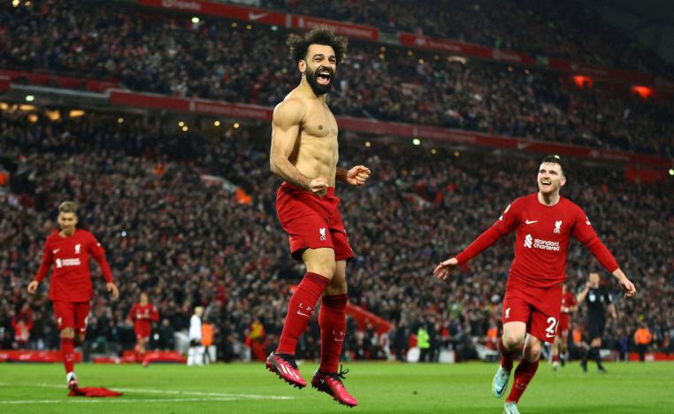 محمد صلاح يحتفي على طريقته بتسجيل هدفين من ضمن 7 اهداف في مرمى مانشستر يونايتد