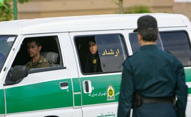 ايران دائما ما تتهم مخابرات غربية بالتورط في توتير الامن