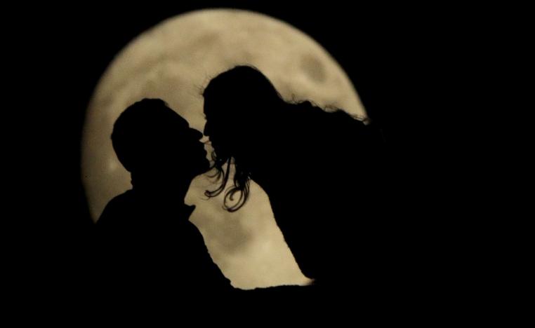 تقبيل رومنسي