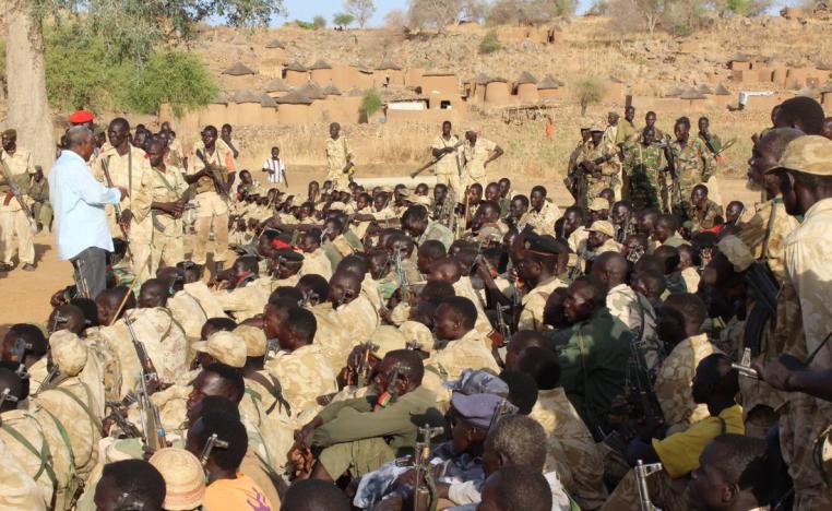 السودان ينفتح على حرب أوسع نطاقا مع حشد قوة متمردة لمقاتليها