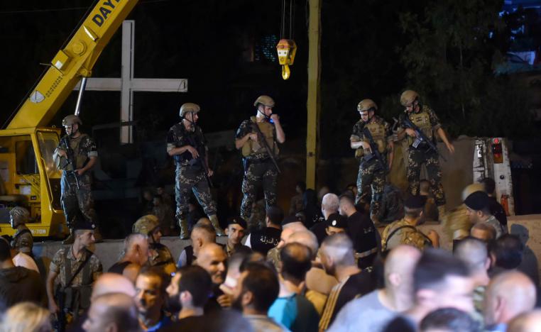 الجيش اللبناني طوق المكان وسعى لرفع الشاحنة