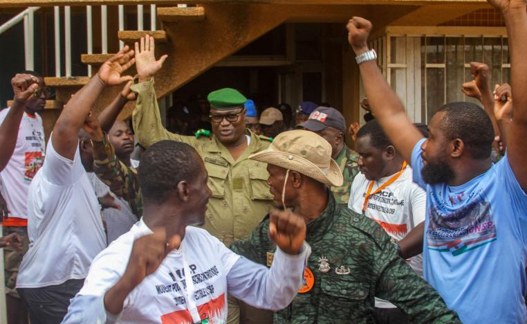 قادة الانقلاب في النيجر يرفضون السماح لدبلوماسية أميركية بلقاء بازوم