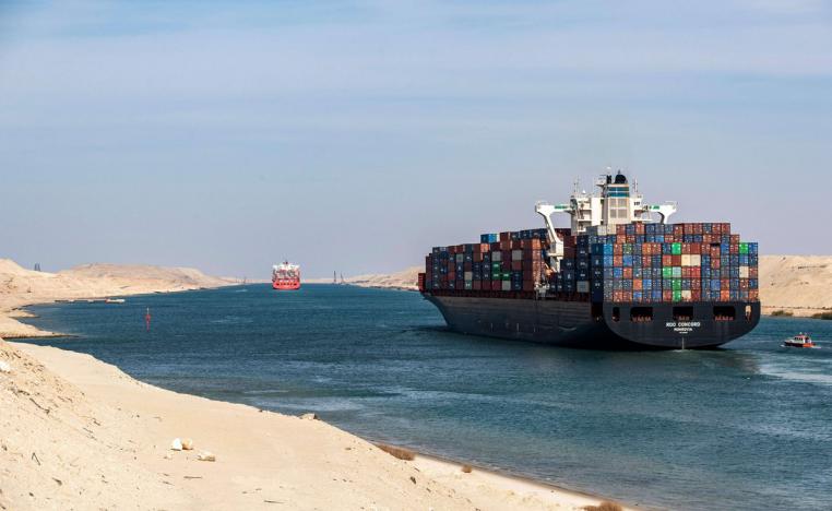 قناة السويس تدر مليارات من العملة الصعبة على مصر