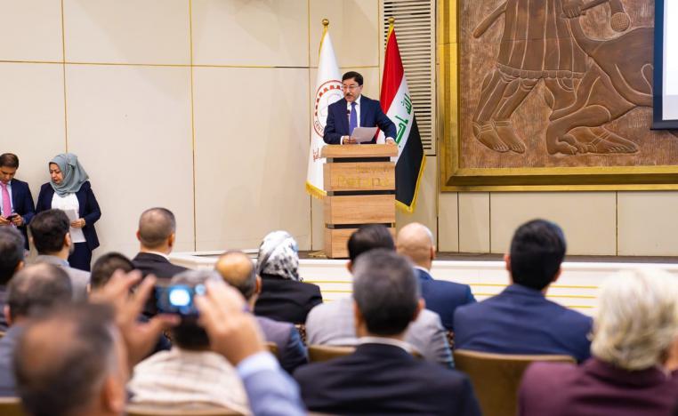 العلاق أقيل من منصبه قبل عامين بسبب فشله في ادارة الازمة المالية واعاد السوداني تكليفه بنفس المنصب في يناير الماضي