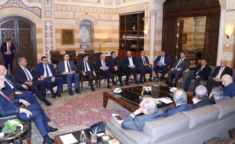 الزعماء السياسيون لا يملكون الحل 