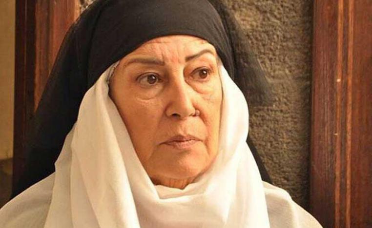 (منى واصف من حسابها بإنستغرام)