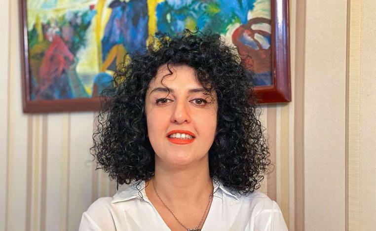 منح جائزة نوبل للسلام لنرجس محمدي يسلط الضوء على شجاعة وتصميم المرأة الإيرانية