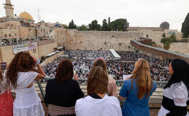 يهود يحتفلون بيوم الغفران عند حائط المبكى في القدس