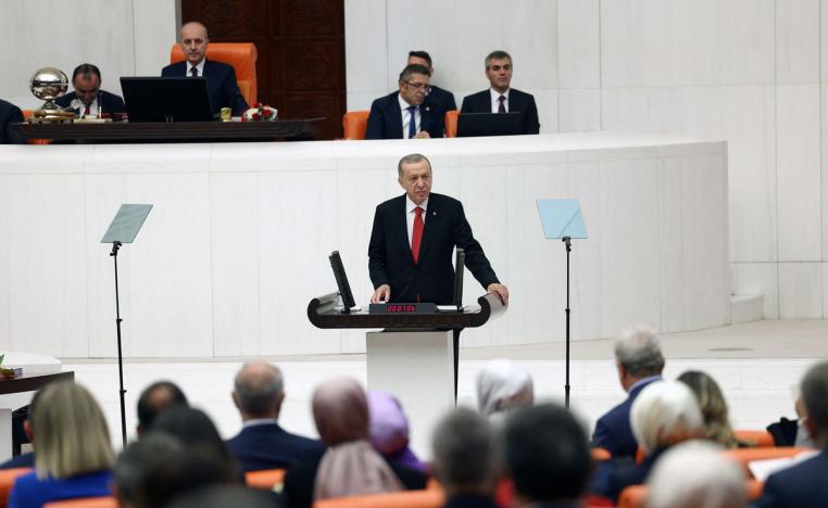 مطالبة أردوغان البرلمان بتمديد الوجود العسكري في سوريا والعراق ينسف جهود المصالحة مع دمشق ويفاقم الخلاف مع العراق