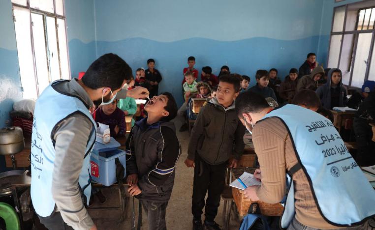 اللقاحات تسهم إلى حد كبير في تخفيف آثار وأعراض المرض