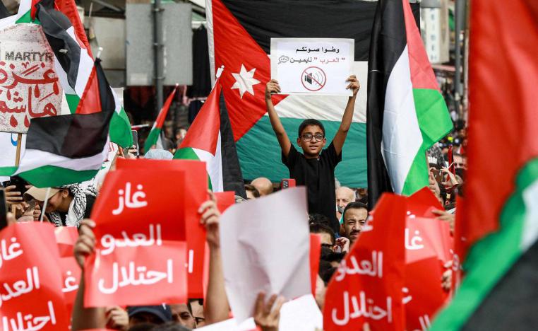 أردنيون يتظاهرون ضد العلاقة مع إسرائيل