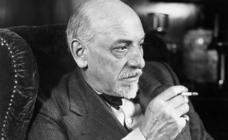 الكاتب الإيطالي البارز لويجي بيرانديللو 