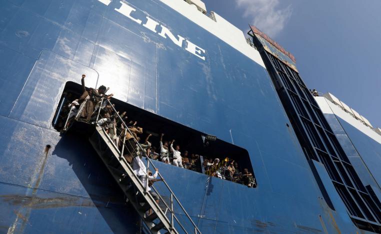 الحوثيون يتوعدون باستهداف البوارج الأميركية ردا على أي تصعيد في البحر الأحمر