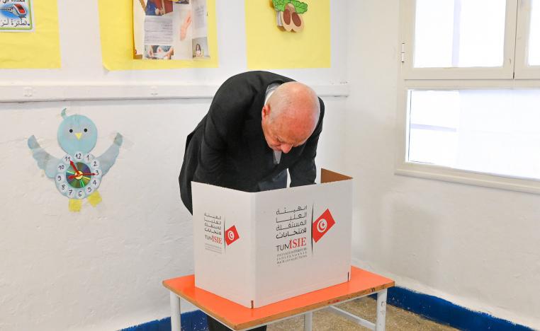 الرئيس التونسي يقول أن تكون نتيجة الانتخابات حقيقية أفضل من 99% مزيفة