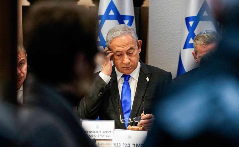 رئيس الوزراء الإسرائيلي بنيامين نتنياهو في اجتماع للحكومة