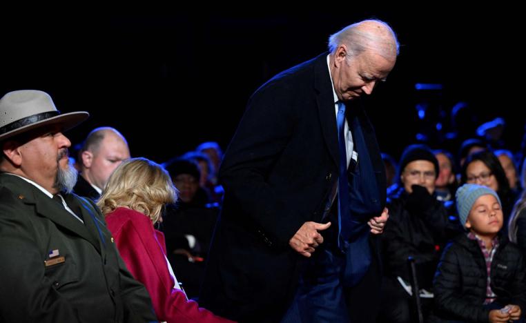 لأي عاصفة سينحني بايدن