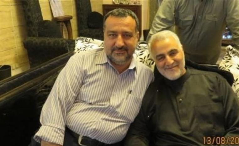 صورة نشرتها وكالة تسنيم الايرانية يظهر فيها موسوي مع قاسم سليماني