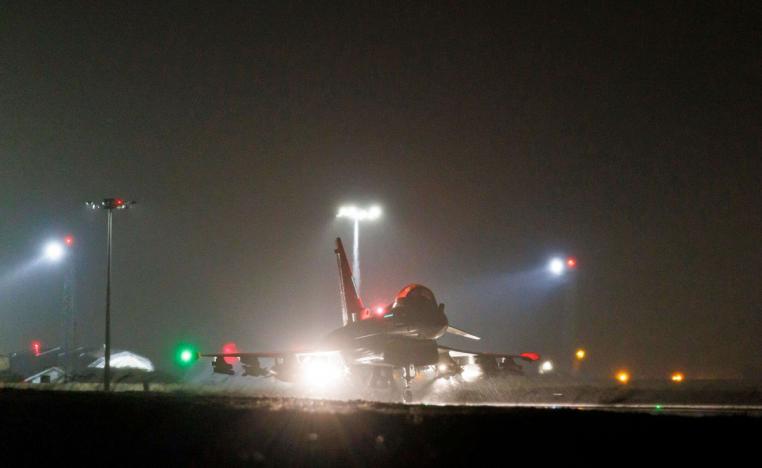 هجمات أميركية وبريطانية بدعم من بعض الدول مثل هولندا وأستراليا وكندا والبحرين