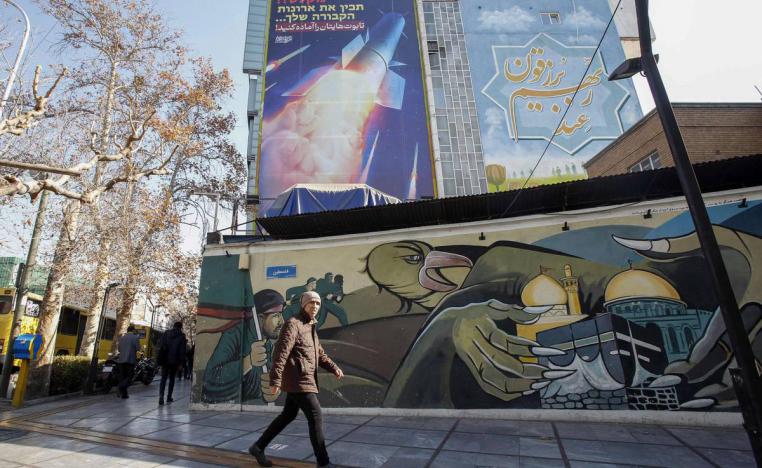 جدارية عن المسجد الأقصى ومكة في طهران