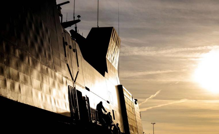 بارجة دنماركية تتجه إلى مضيق باب المندب