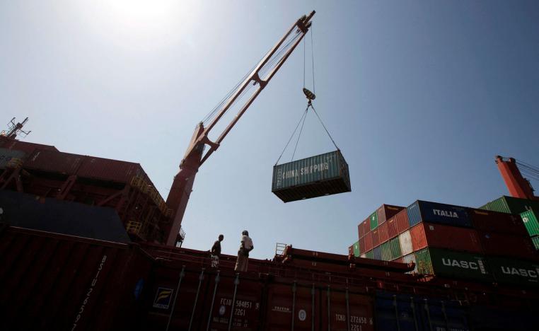 الاقتصاد العالمي يدفع فاتورة هجمات الحوثيين على السفن في البحر الأحمر 