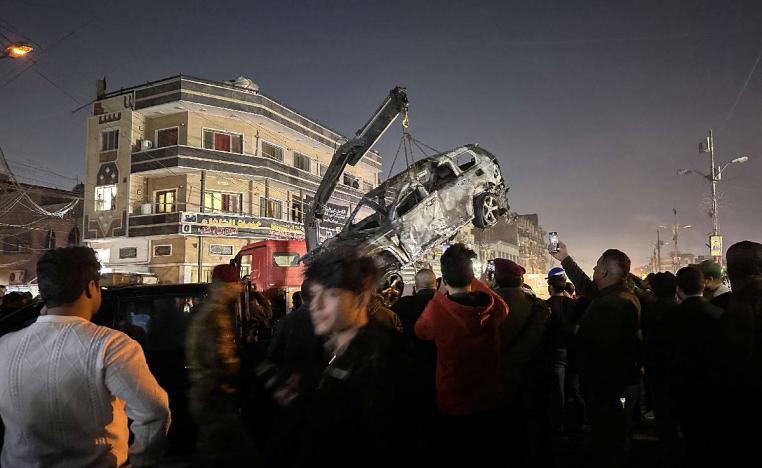 سيارة محترقة بعد هجوم أميركي على قادة ميليشيات في بغداد